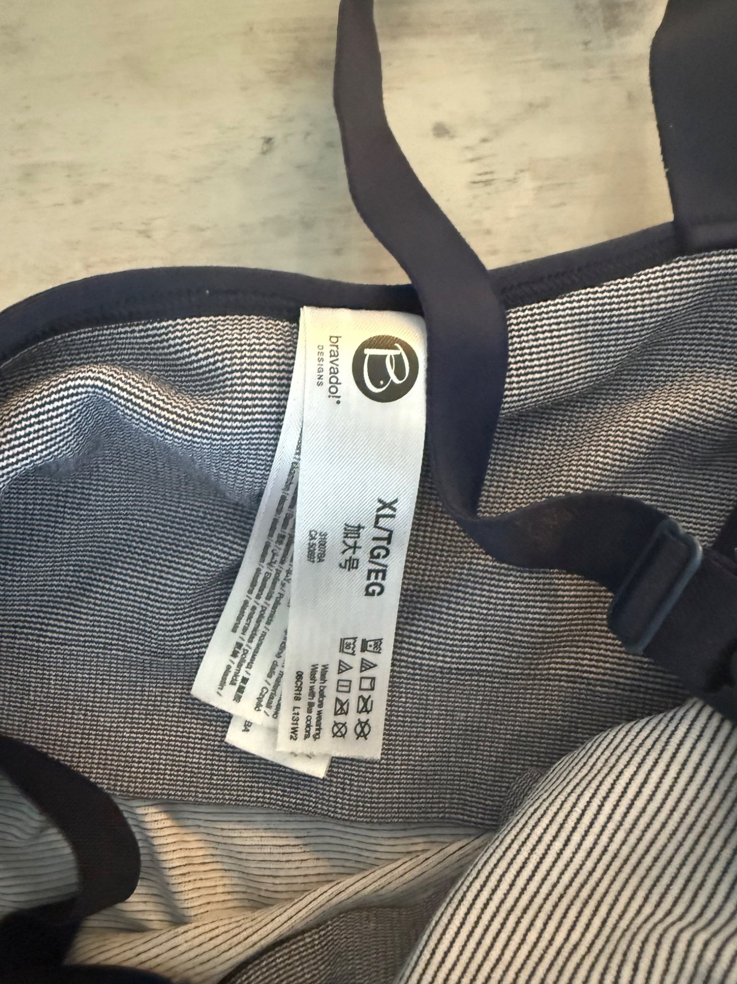 Bravado nursing lot , Maternity L (12-14)
