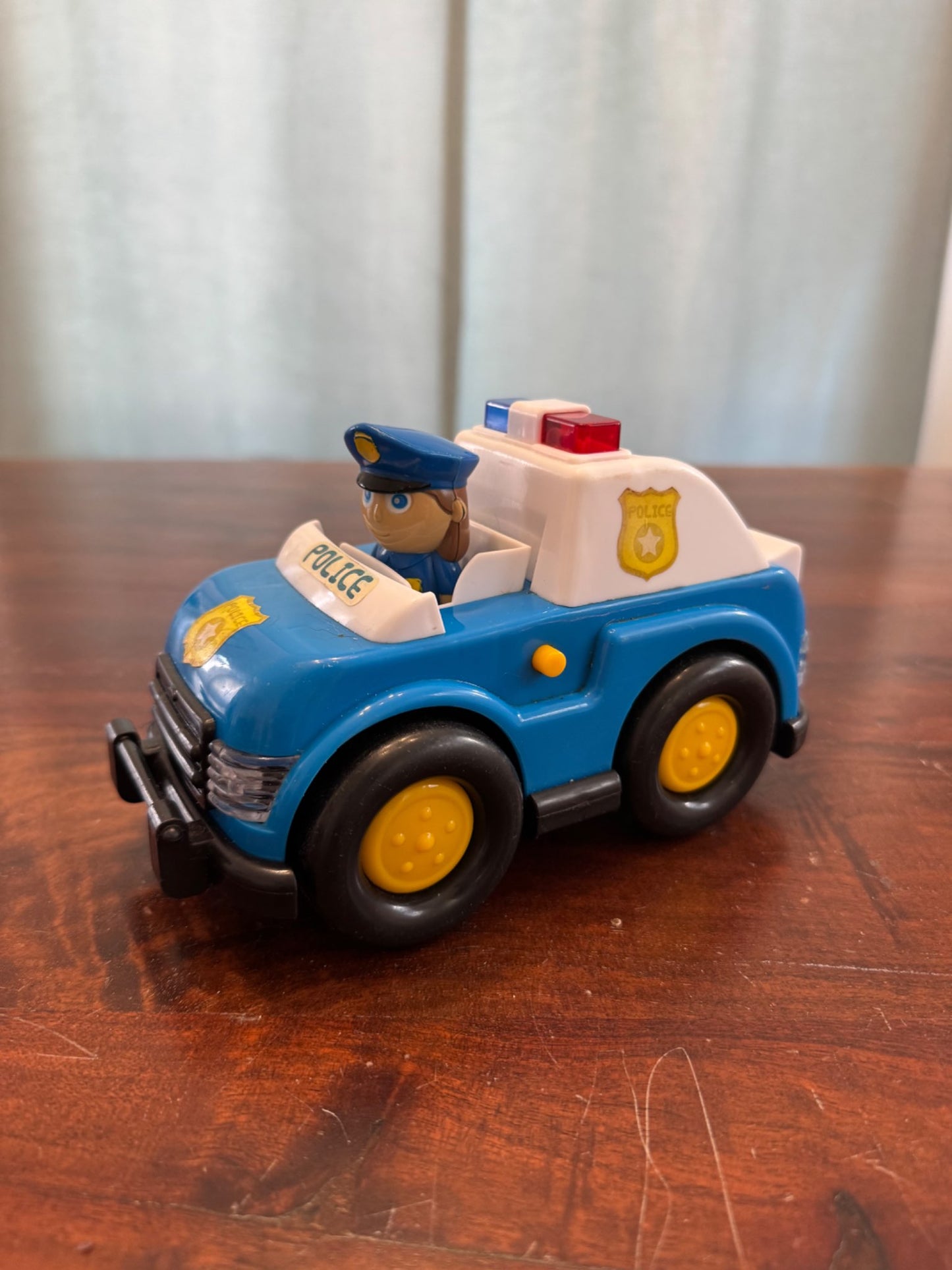 Kids Connection Police Car + Policewoman