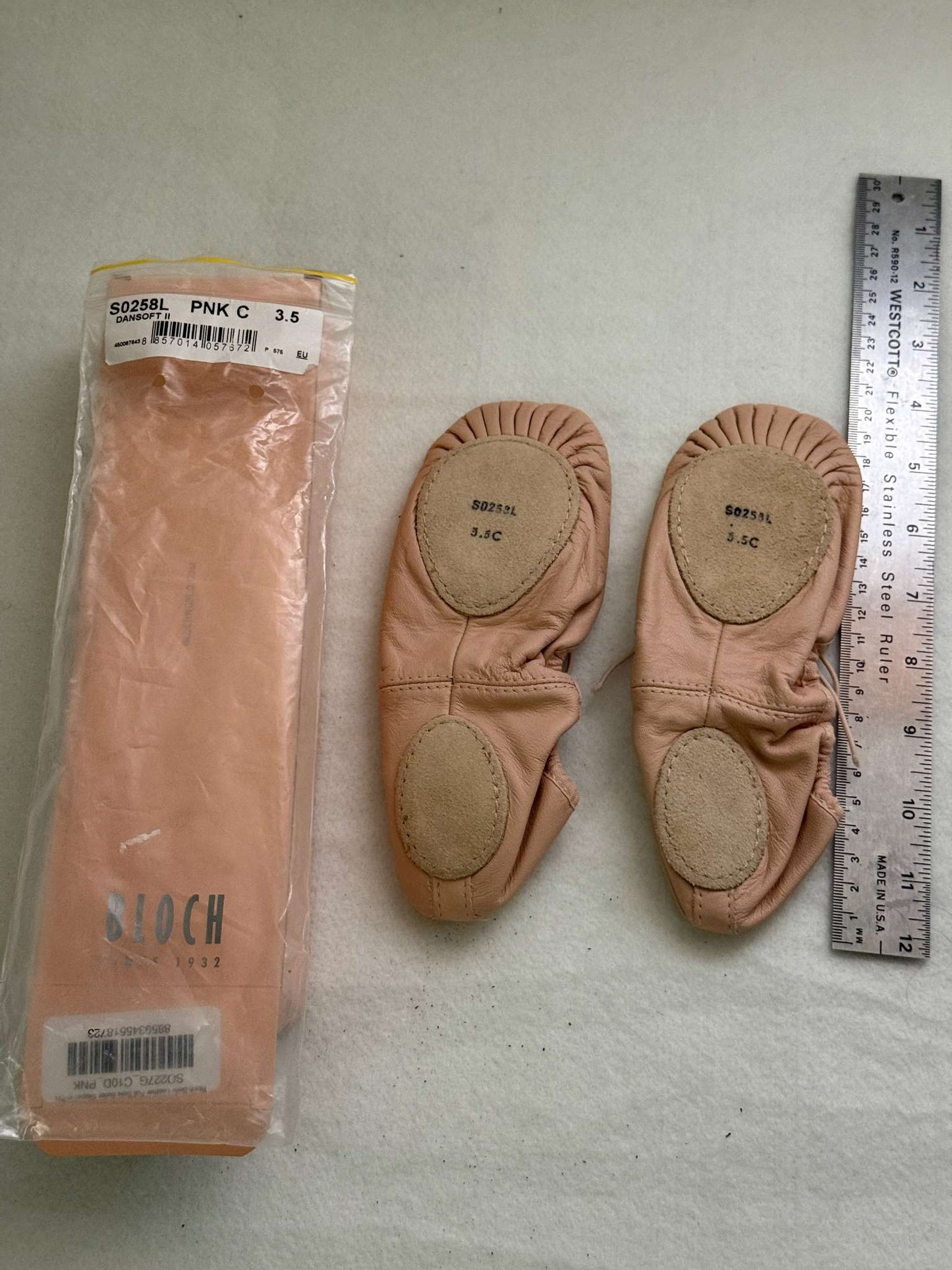 Bloch Dansoft ballet pink shoes 3.5C, new in box, Shoes 3 (Kids:4-8yr)
