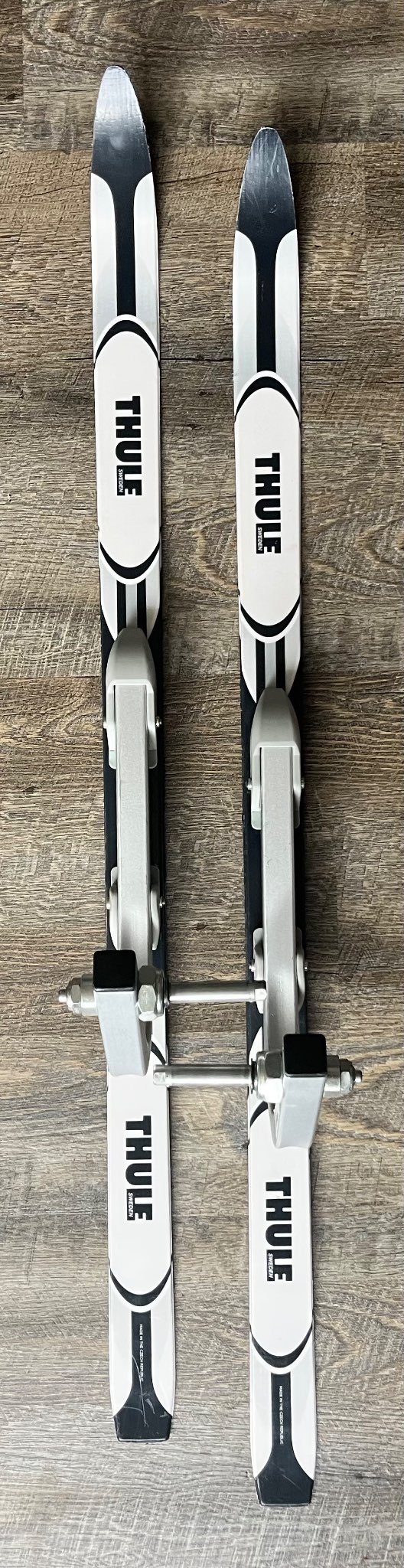 OLDER MODEL Thule Chariot Cross-Country Ski Kit