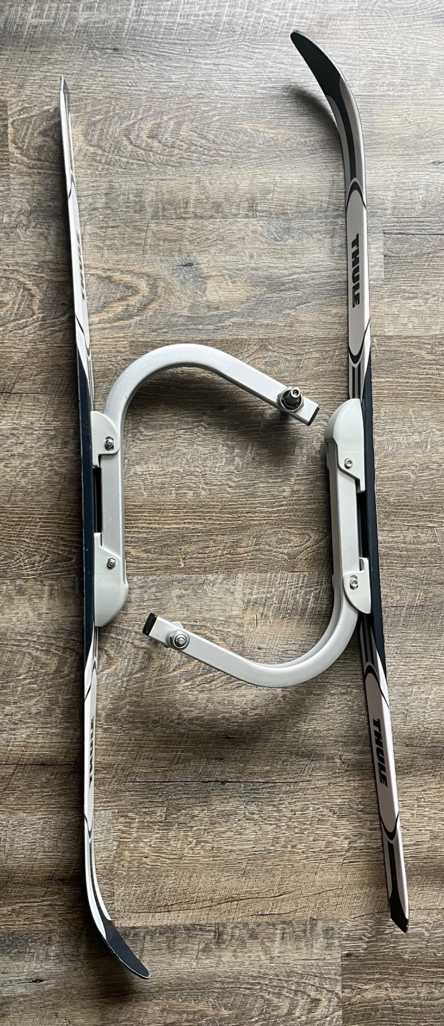 OLDER MODEL Thule Chariot Cross-Country Ski Kit