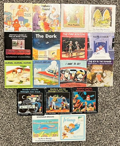 Robert Munsch & Other Mini Book Bundle, 17