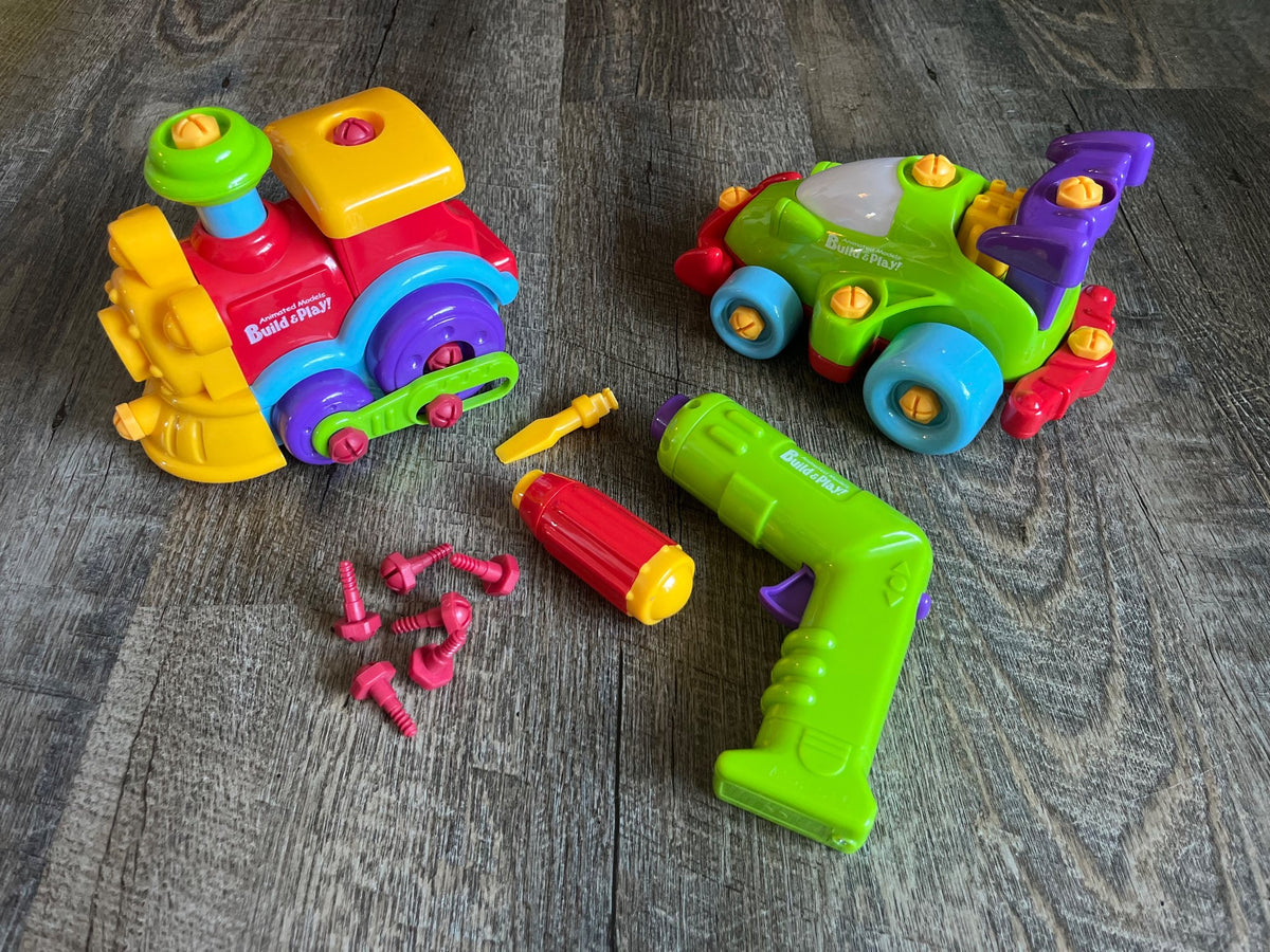 Build & Play! 2-in-1 Train and Race Car Kit