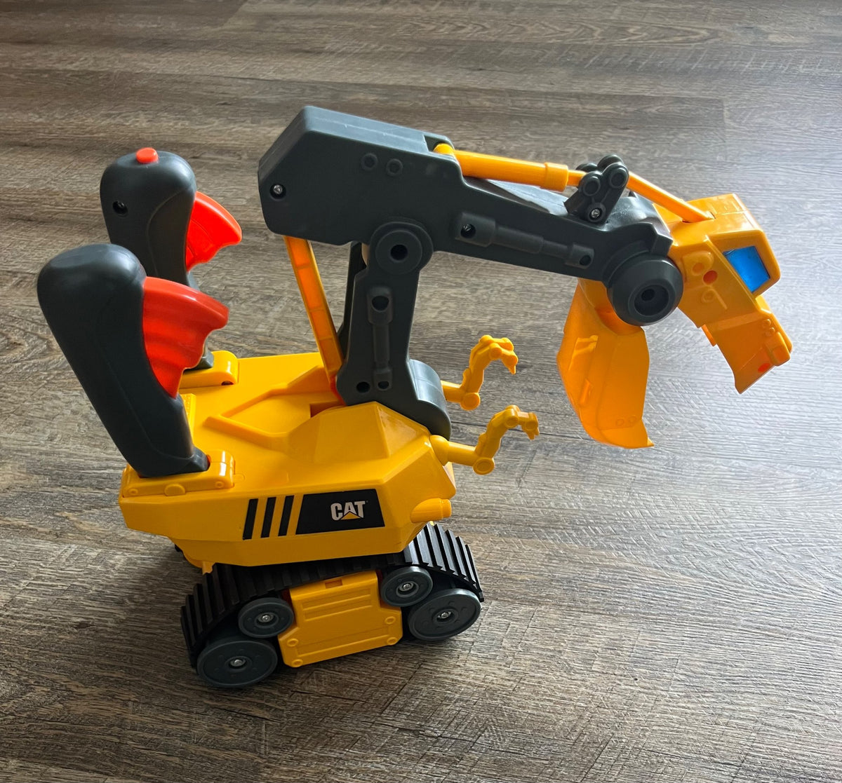 CAT Roarin’ Rex-cavator