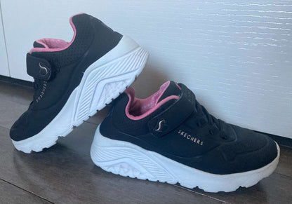 Black Sketchers, Size 12, Shoes 12 (Toddler:2-4yr)