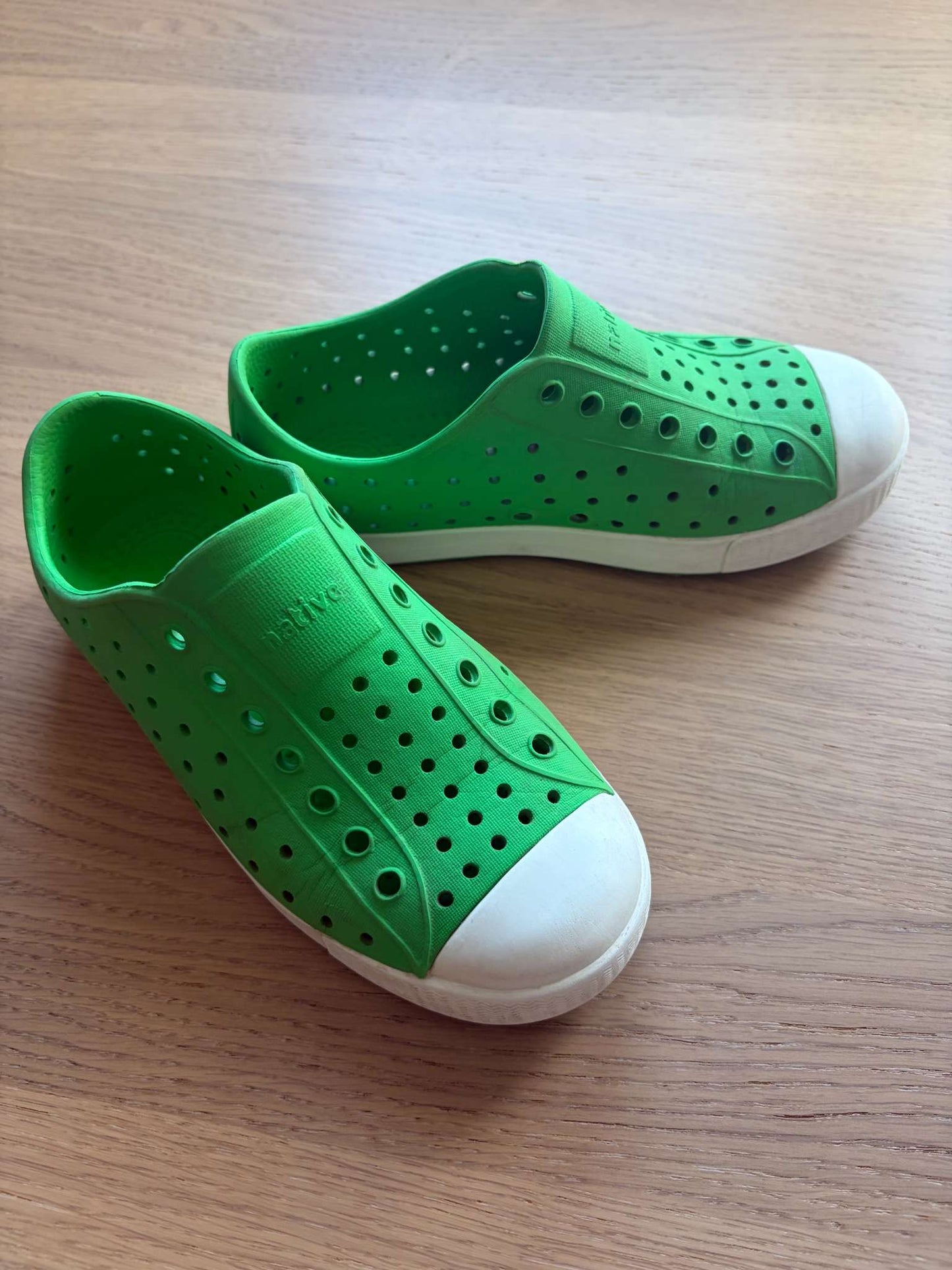 Green Apple Native Shoes Size 12, $60, Shoes 12 (Toddler:2-4yr)