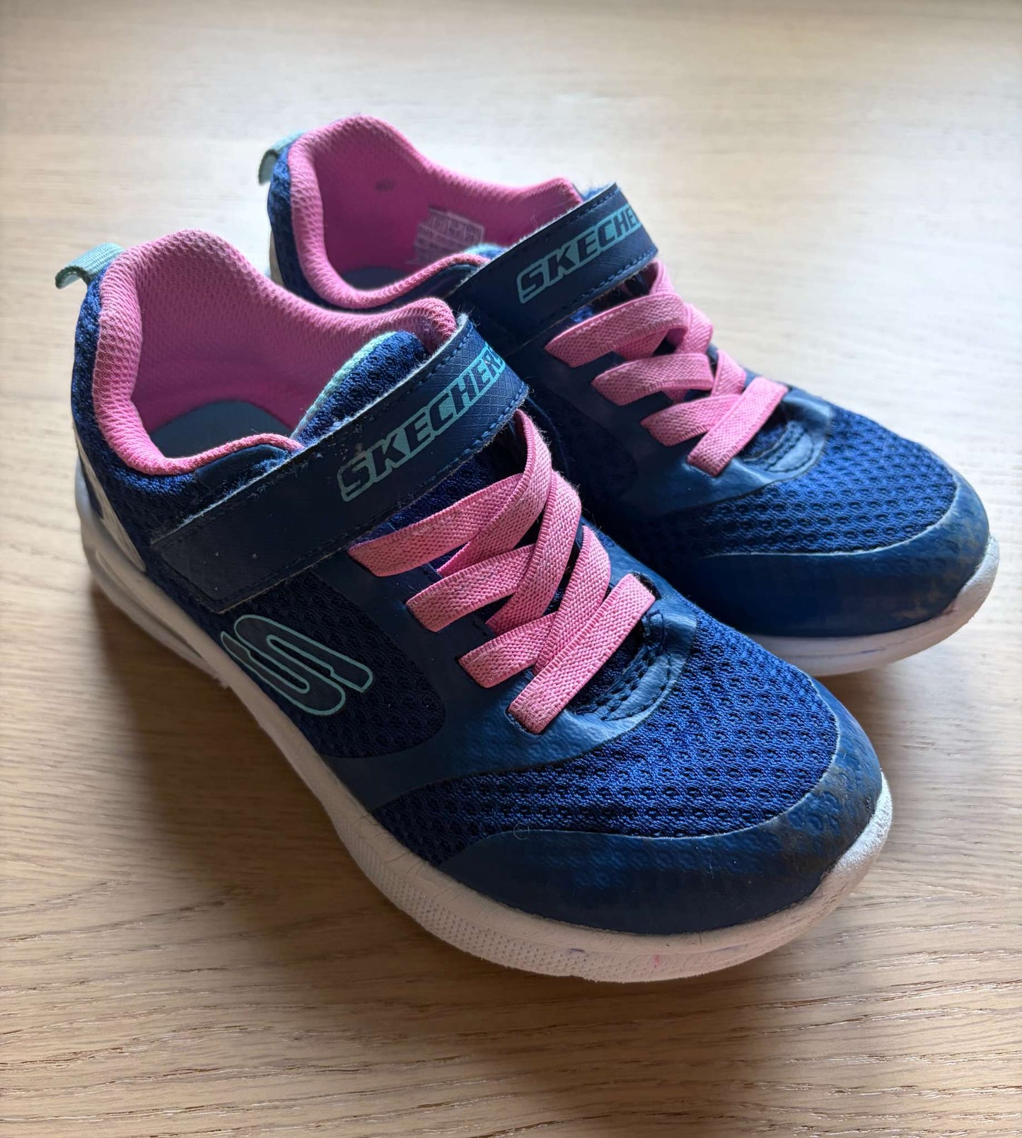 Running Shoes by Skechers, Size 13,5, Shoes 13.5 (Kids:4-8yr)
