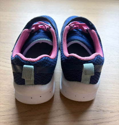 Running Shoes by Skechers, Size 13,5, Shoes 13.5 (Kids:4-8yr)