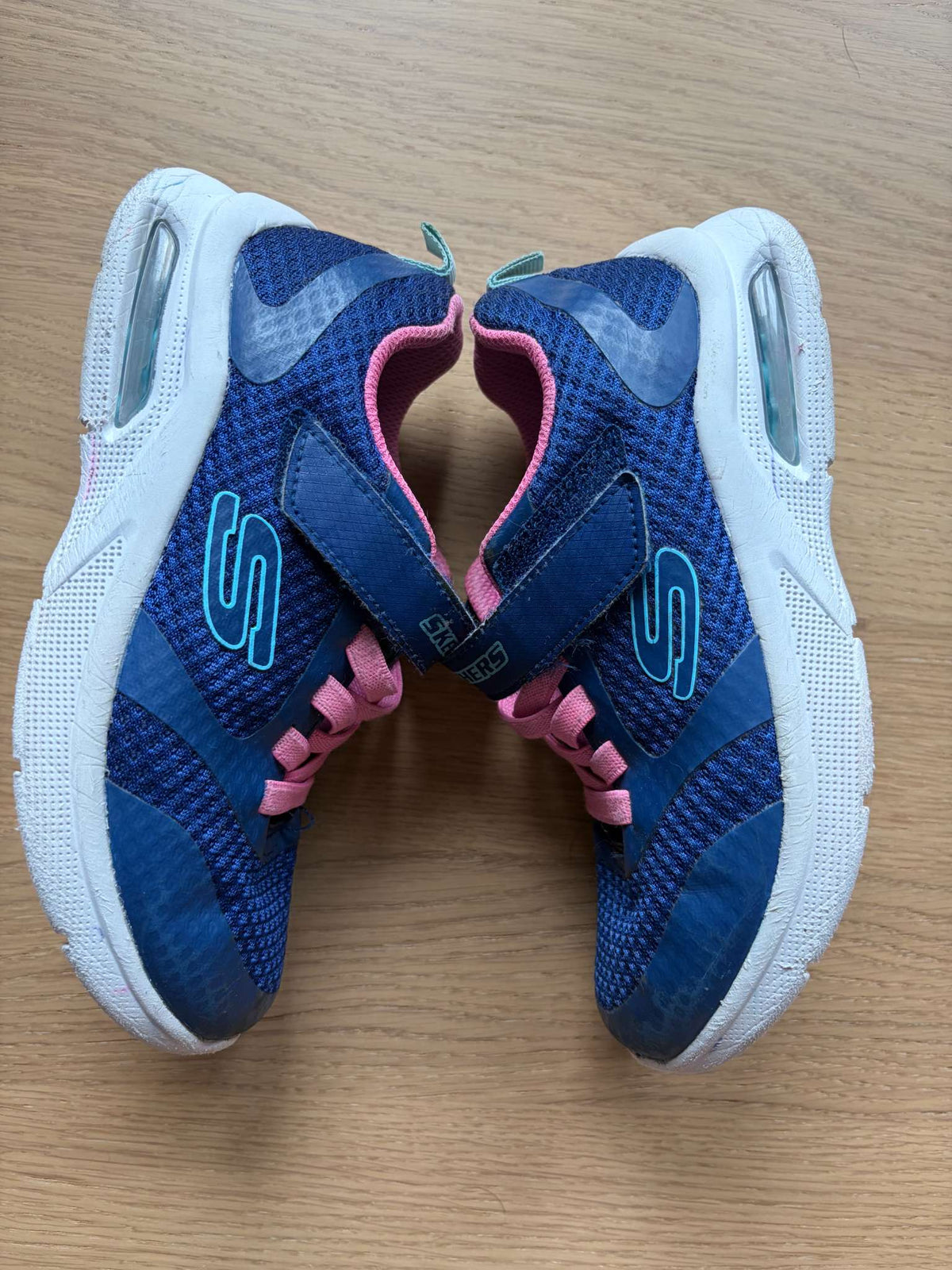 Running Shoes by Skechers, Size 13,5, Shoes 13.5 (Kids:4-8yr)