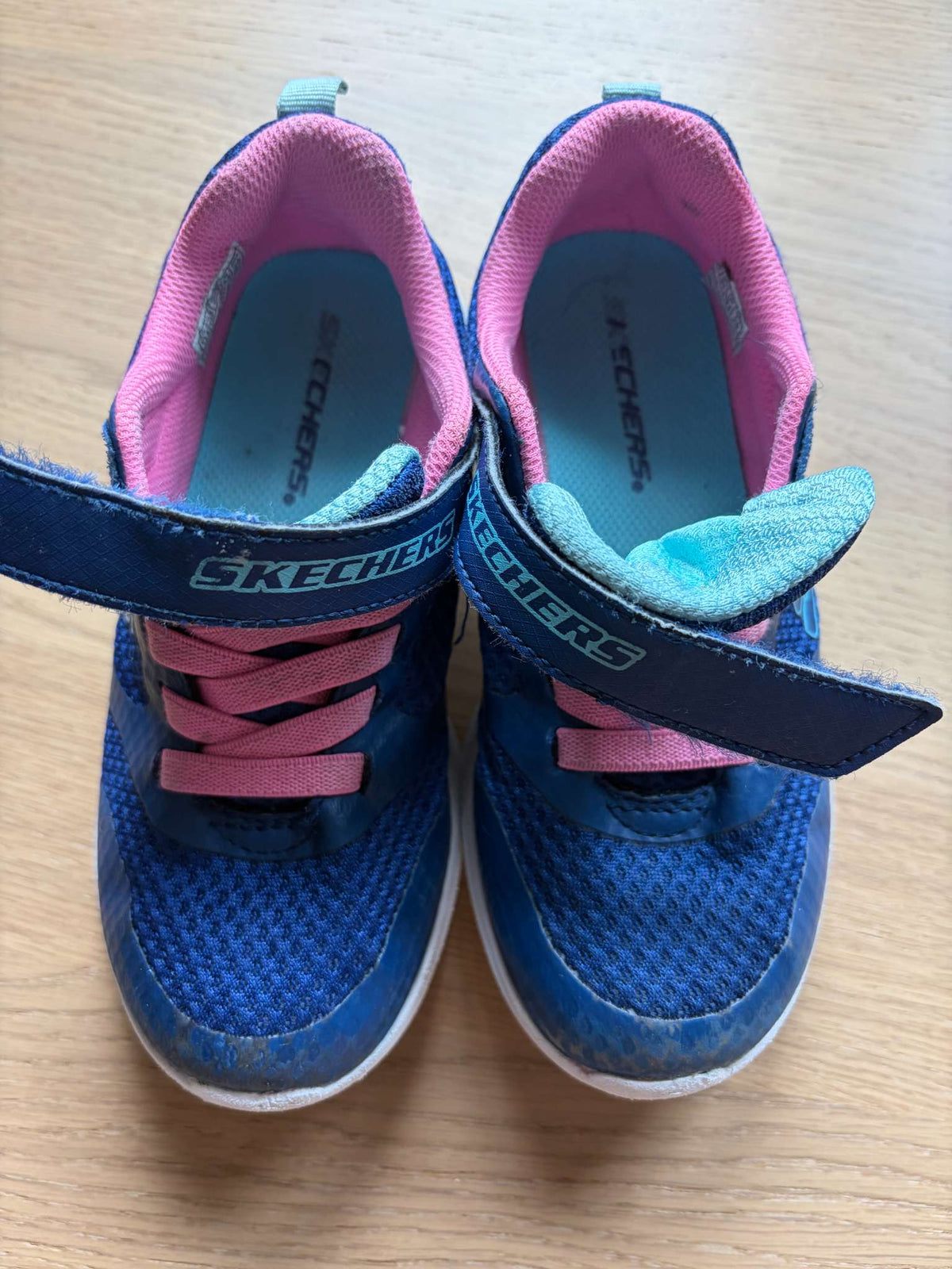 Running Shoes by Skechers, Size 13,5, Shoes 13.5 (Kids:4-8yr)