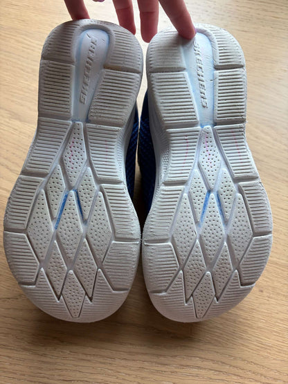 Running Shoes by Skechers, Size 13,5, Shoes 13.5 (Kids:4-8yr)