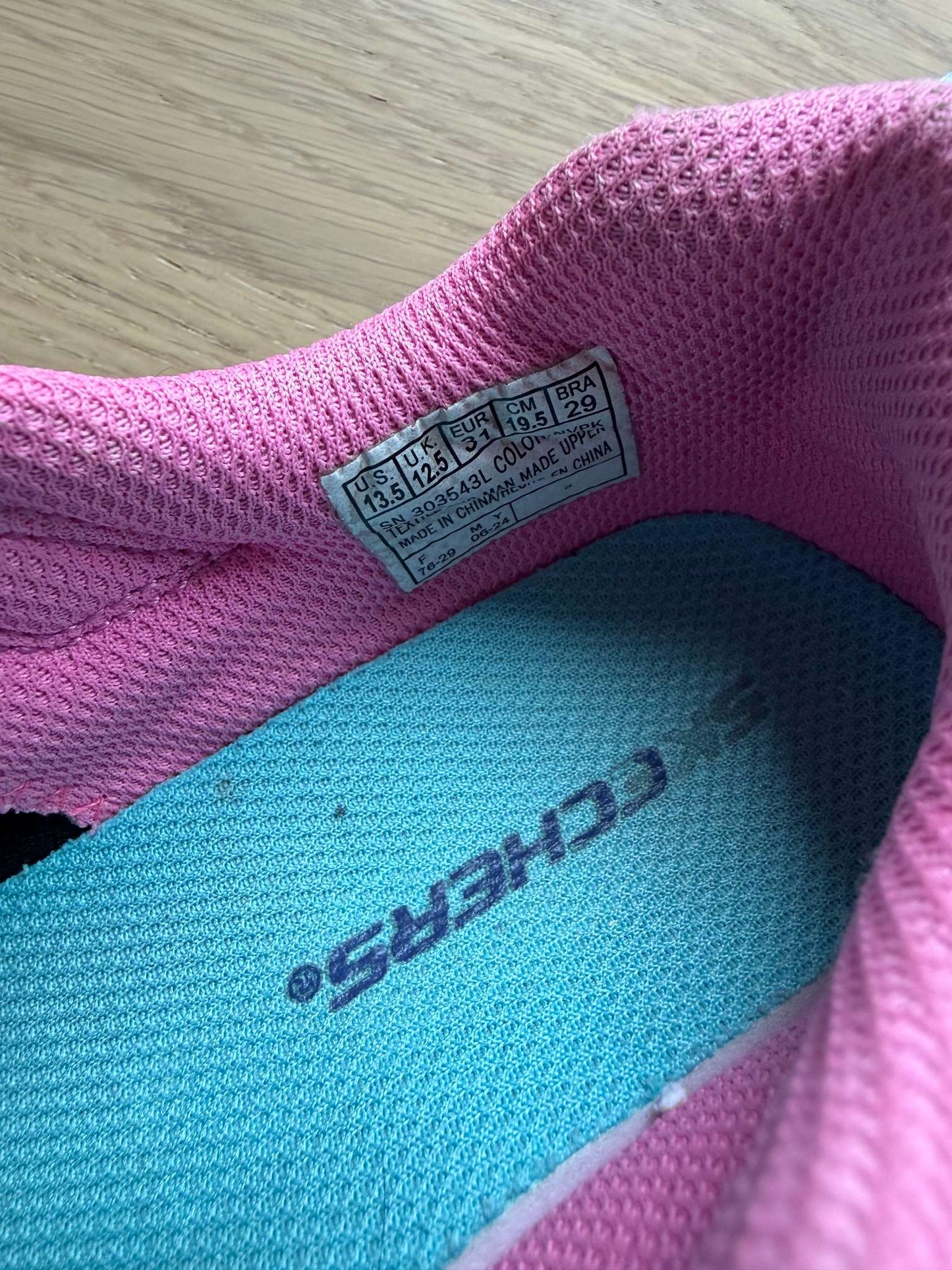 Running Shoes by Skechers, Size 13,5, Shoes 13.5 (Kids:4-8yr)
