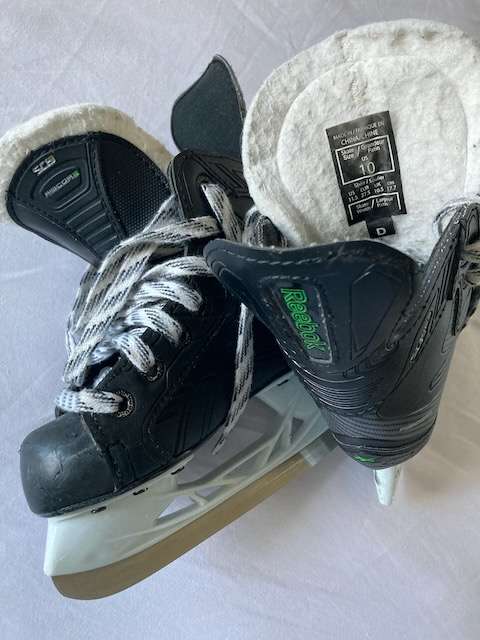 Skates, Size 10, Shoes 11 (Toddler:2-4yr)