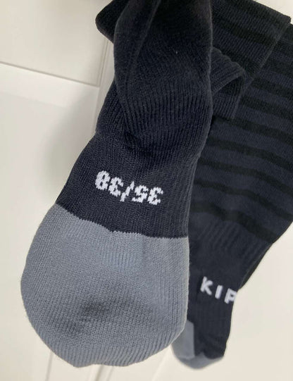 NEW Soccer socks. Youth SIze US 2.5 to 5