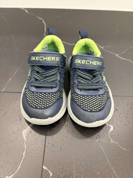 Skechers Runners Size 6, Shoes 6 (Walkers:12-24 mth)