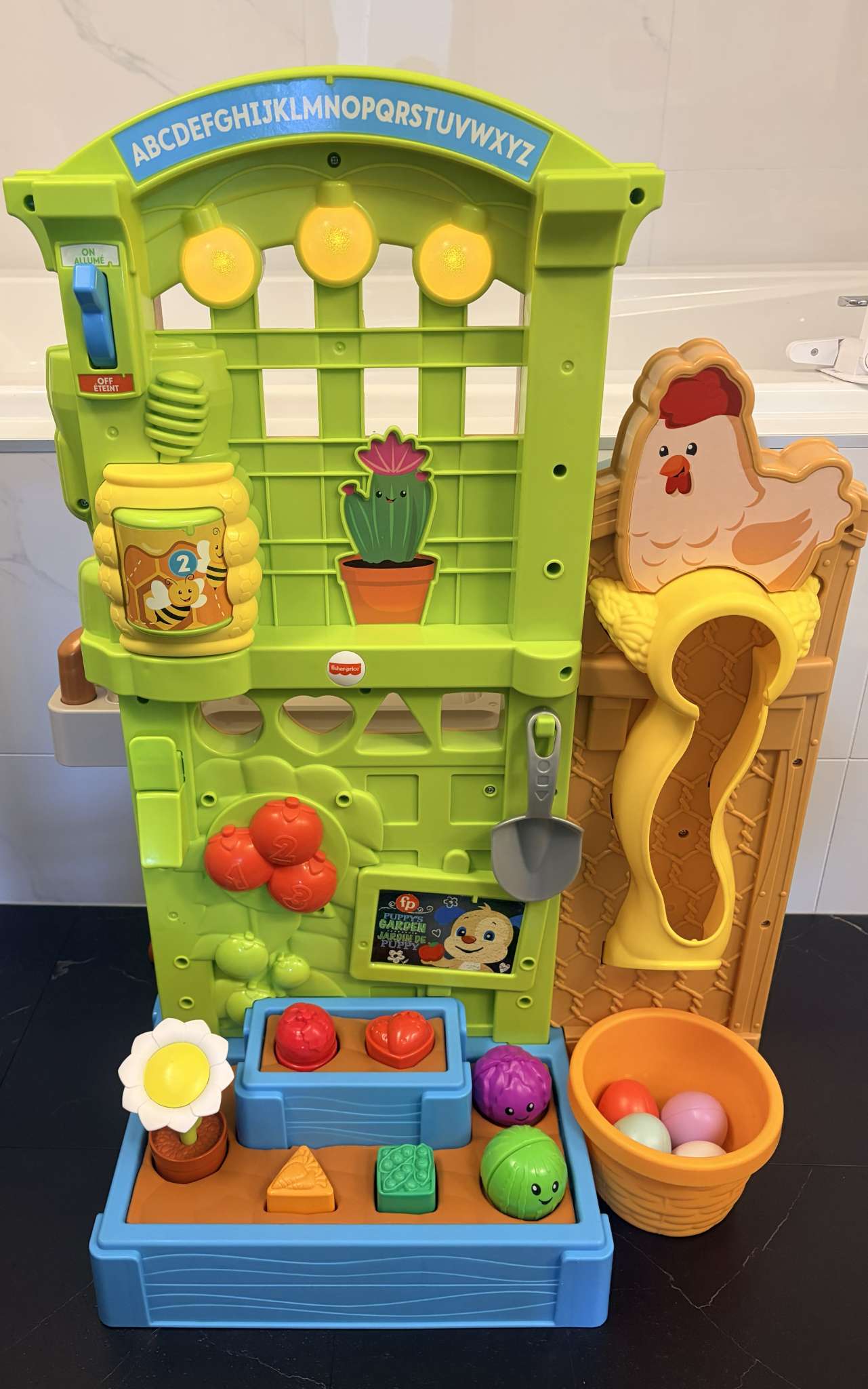 Fisher-Price Laugh & Learn Grow-the-Fun Garden to Kitchen English and French. Retailed new for over $80