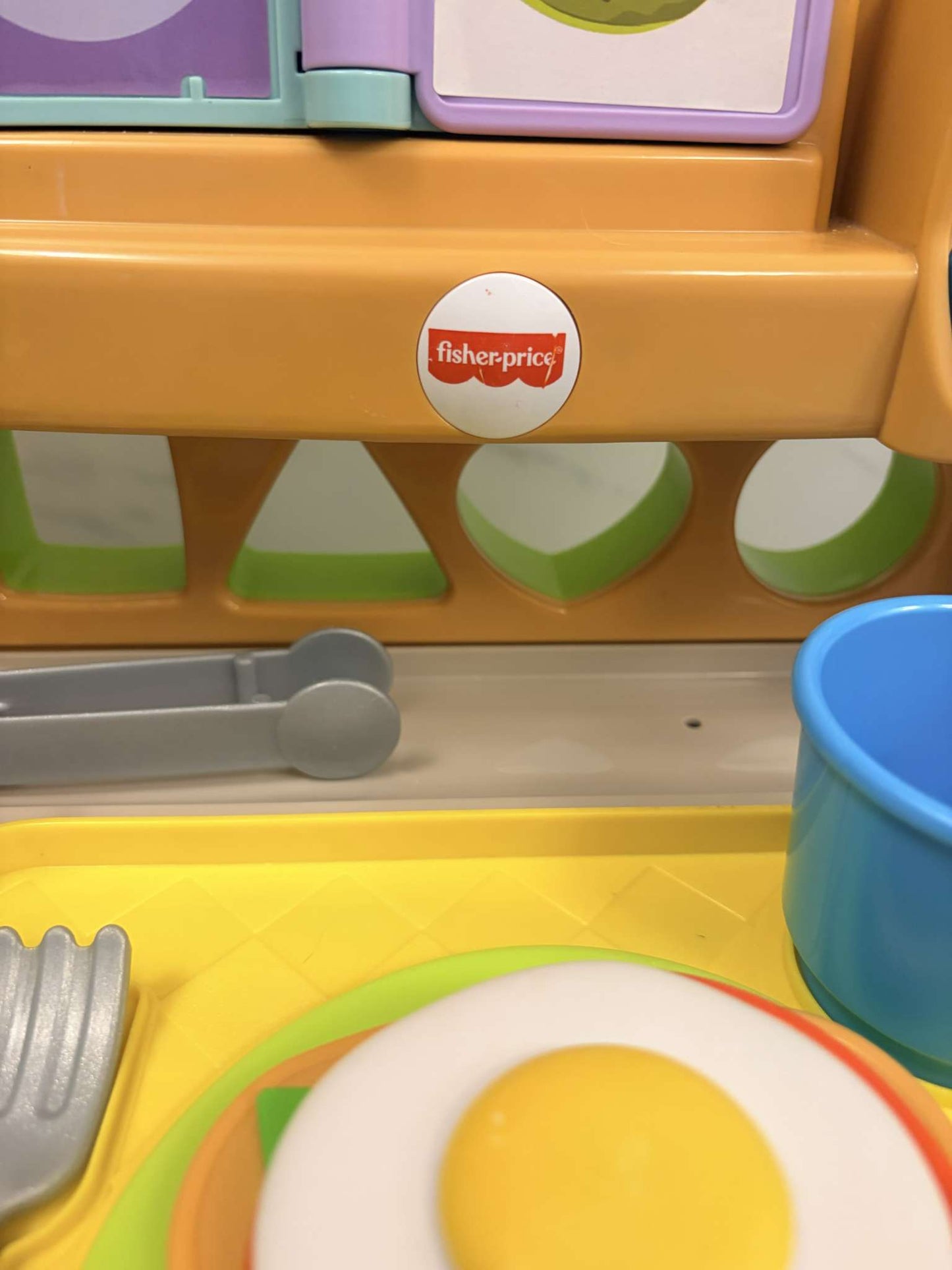 Fisher-Price Laugh & Learn Grow-the-Fun Garden to Kitchen English and French. Retailed new for over $80