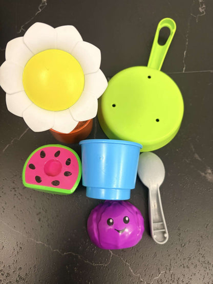 Fisher-Price Laugh & Learn Grow-the-Fun Garden to Kitchen English and French. Retailed new for over $80