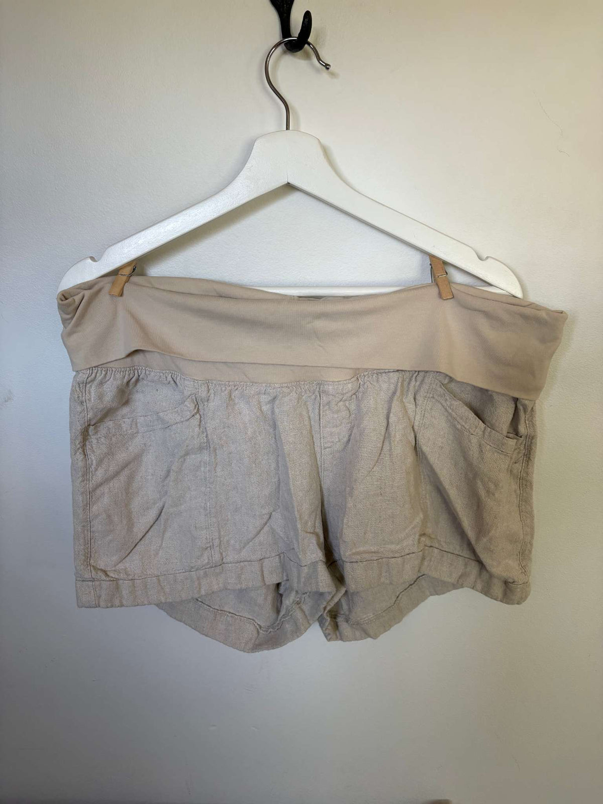 Cream Shorts, Maternity L (12-14)