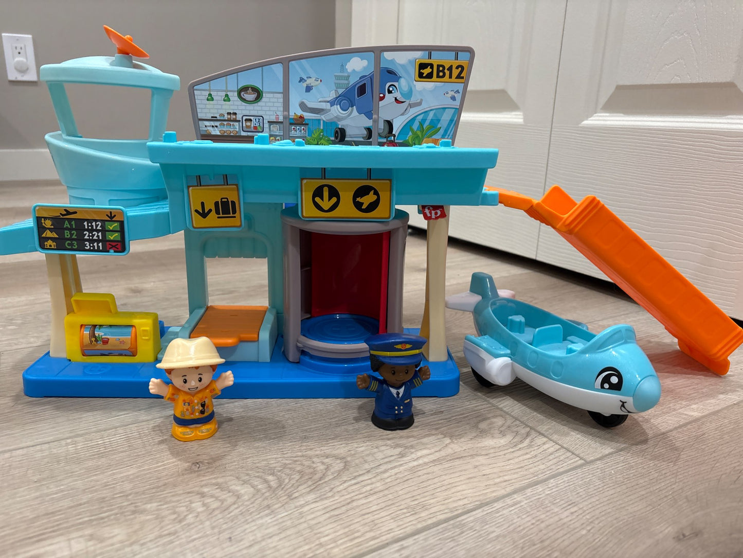 Little people airport