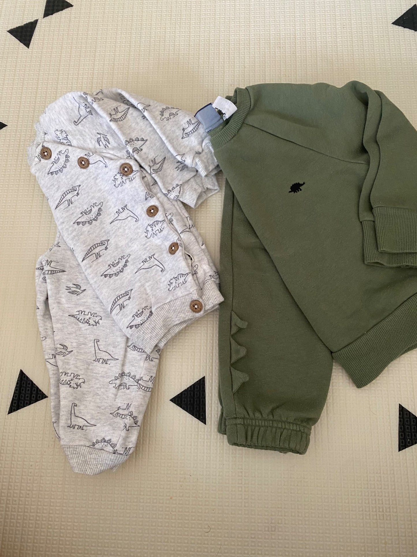 Dino sweatsuit Bundle, Kids 24 Month (18-24M)
