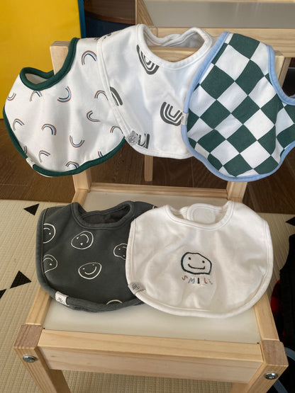 Lassig bibs Green and White Set of 5