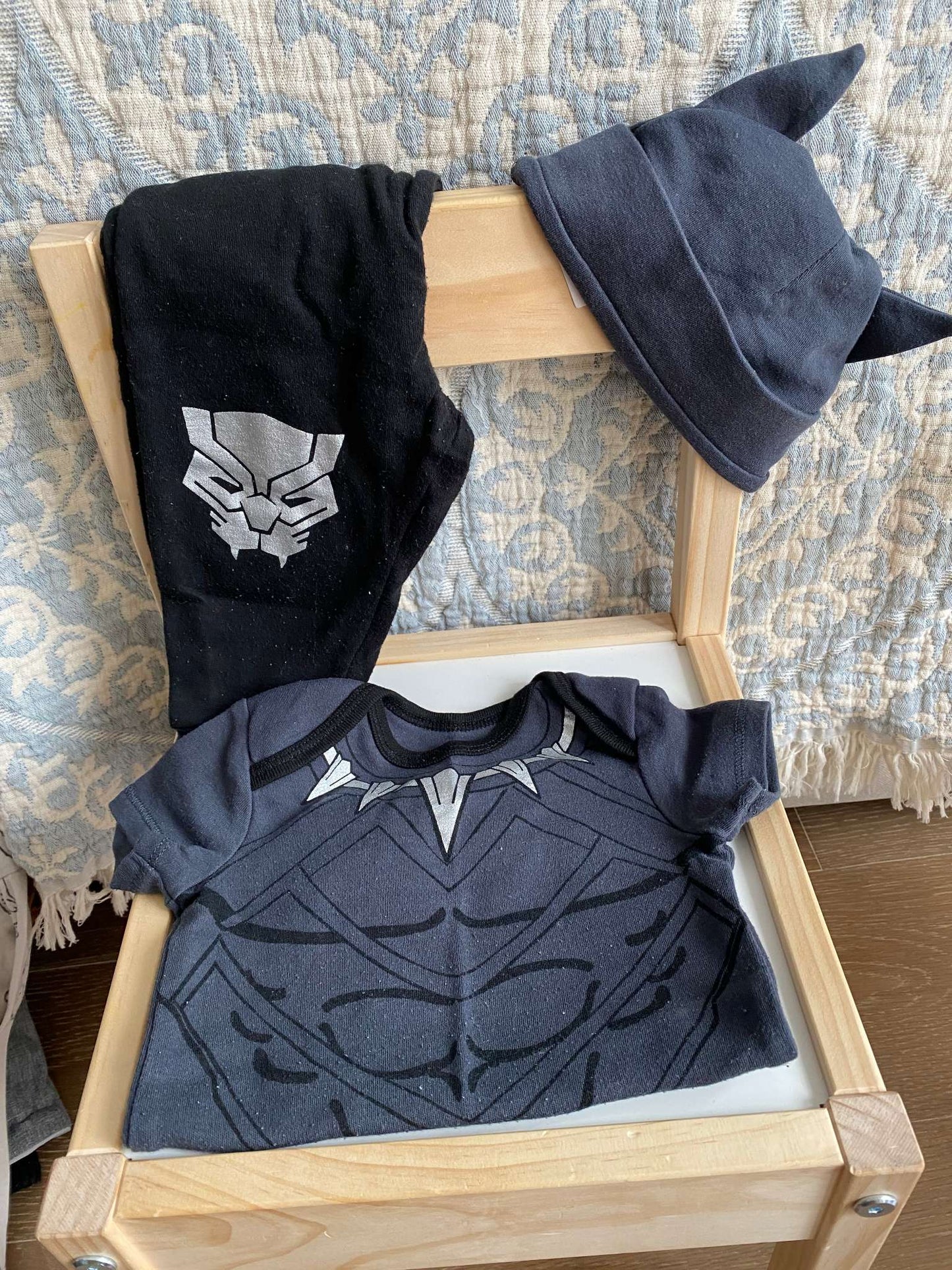 Marvel Black Panther Official Infant Deluxe Costume Retial $50, Kids 9 Month (6-9M)