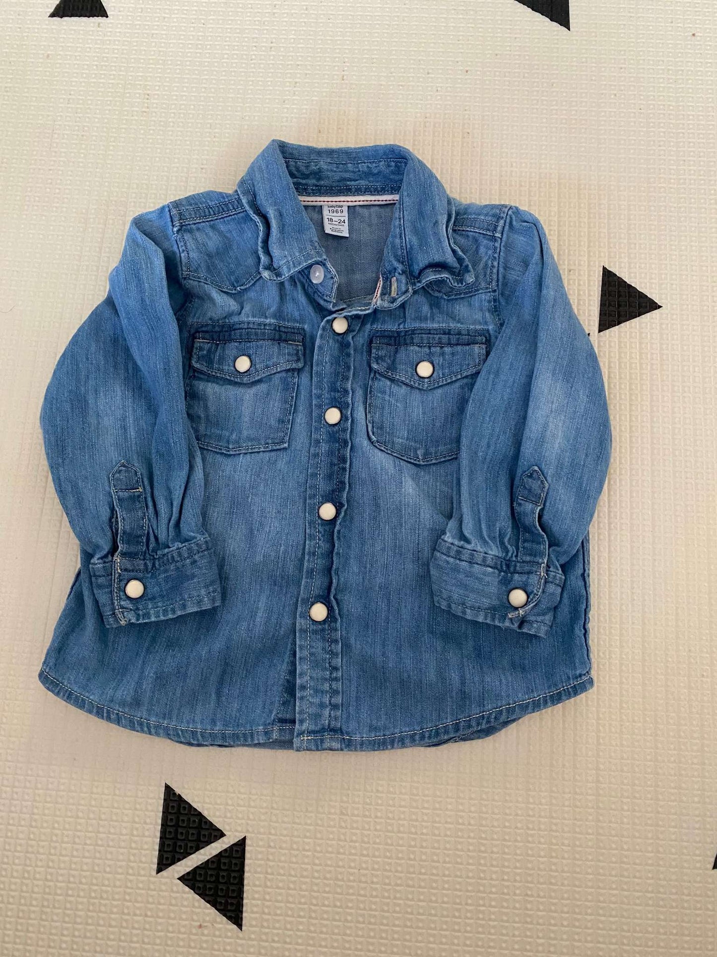 Long sleeve button up demin shirt Retail $44.95, Kids 24 Month (18-24M)