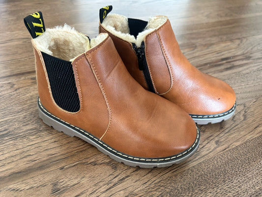 Zip Up Unisex Boots - Size 13.5, Shoes 13.5 (Kids:4-8yr)