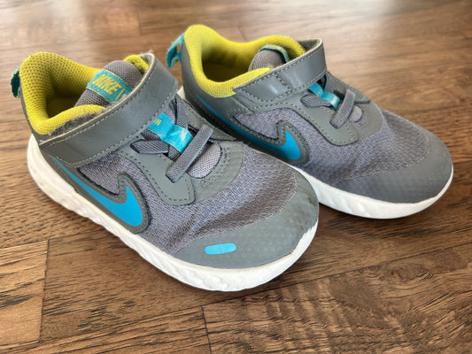 Nike Runners - Toddler Sz 9, Shoes 9 (Toddler:2-4yr)