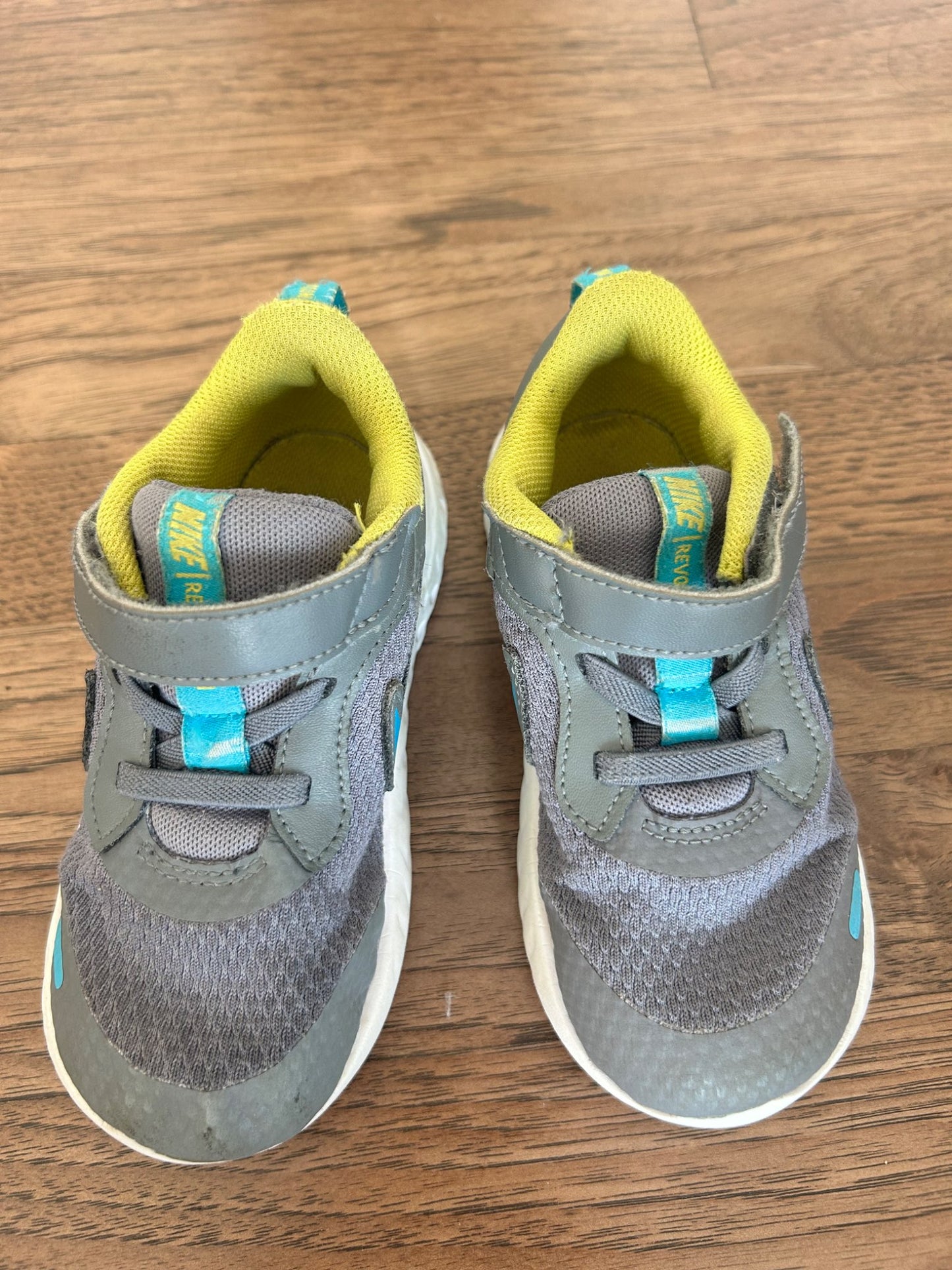 Nike Runners - Toddler Sz 9, Shoes 9 (Toddler:2-4yr)