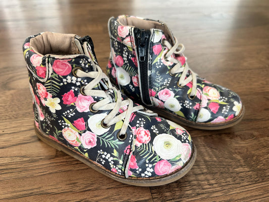 Floral Boots - Size 7 Toddler, Shoes 7 (Walkers:12-24 mth)