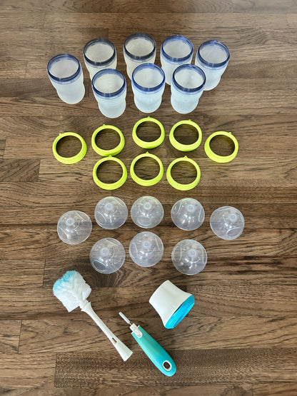 8 x Comotomo 8oz Bottles + Washing Brush