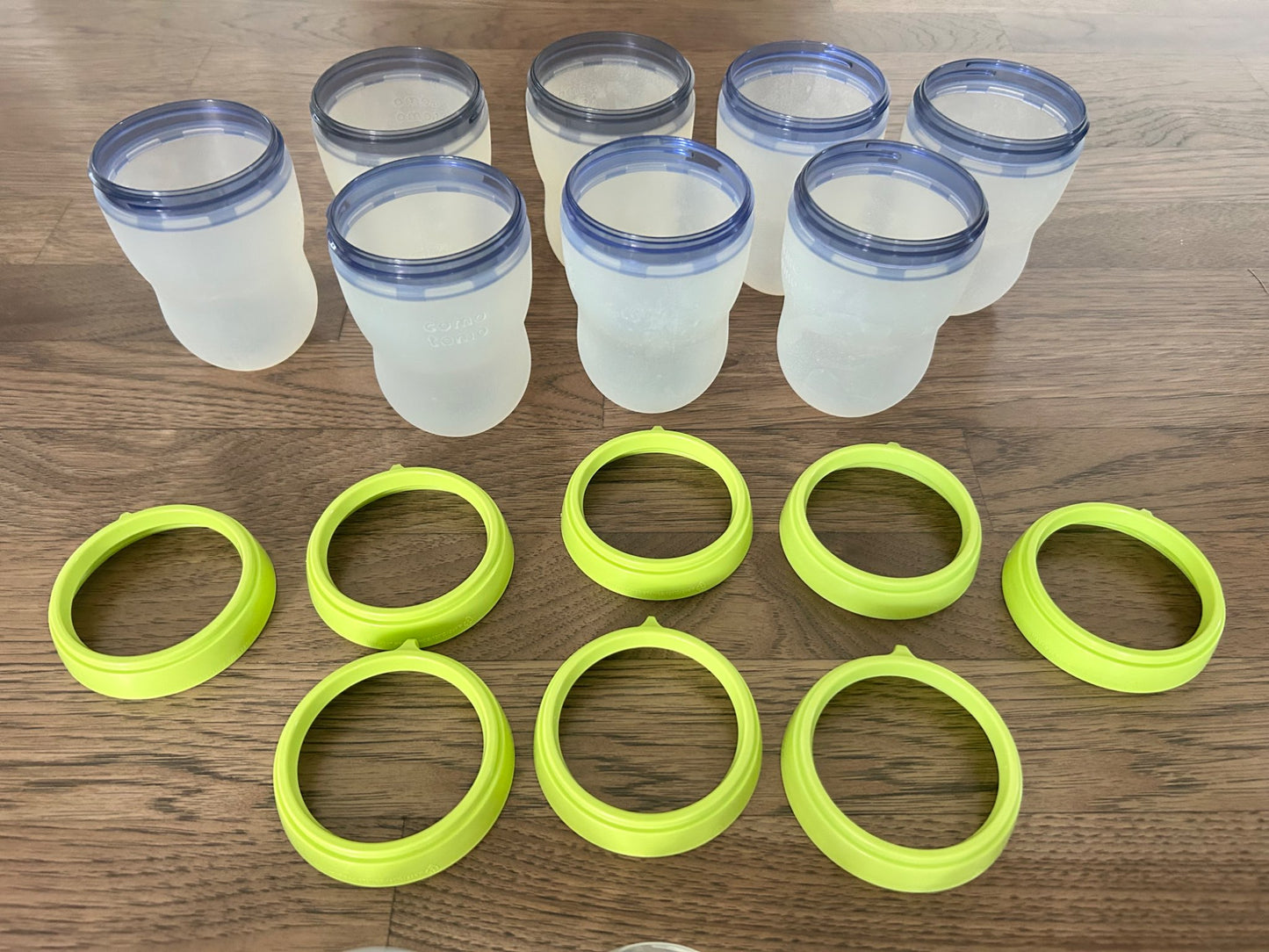 8 x Comotomo 8oz Bottles + Washing Brush