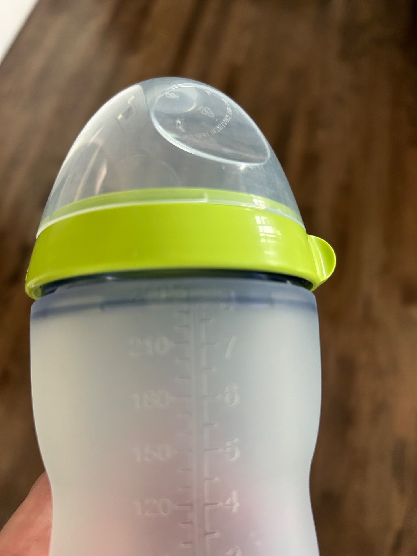8 x Comotomo 8oz Bottles + Washing Brush