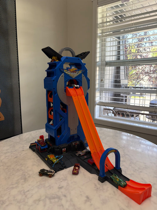 Hot Wheels Mega Garage
