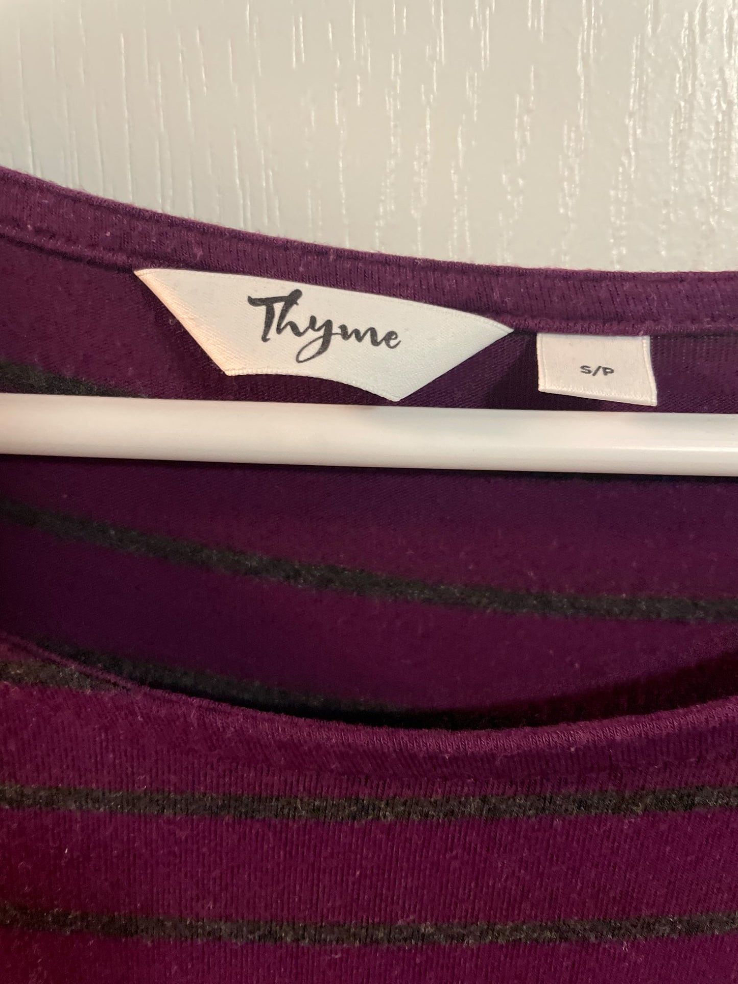 Maternity/nursing top size small , Maternity S (4-6)
