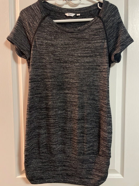 Maternity/nursing tunic size small, Maternity S (4-6)