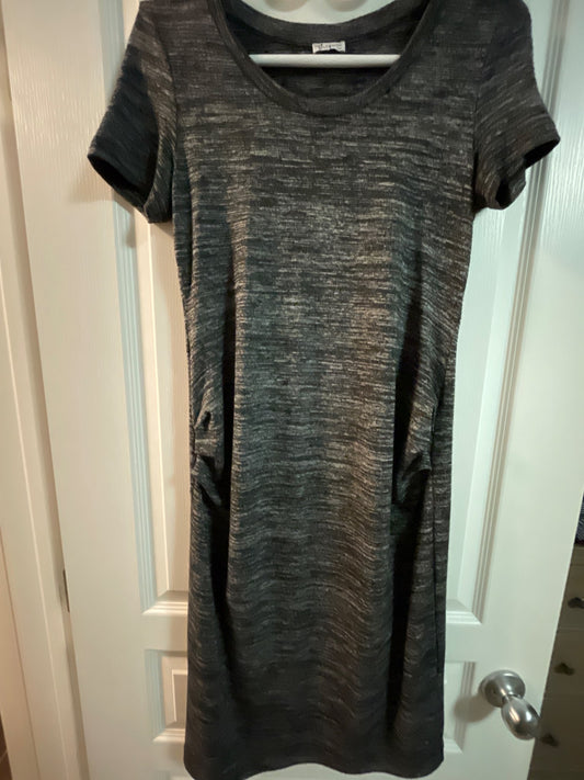 Maternity nursing dress size small, Maternity S (4-6)