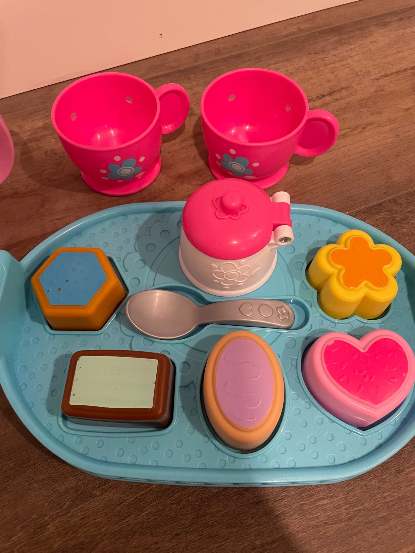 Fisher Price  laugh and learn sweet manners tea set.