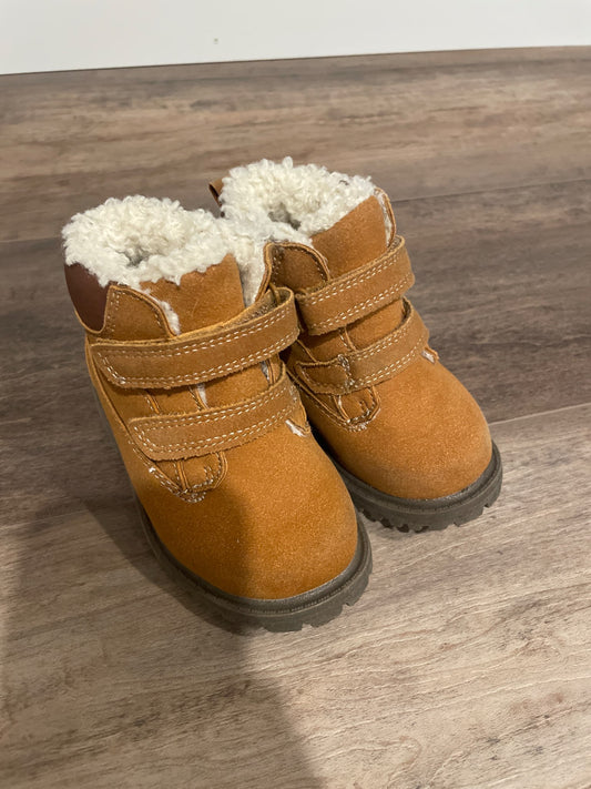 Toddler boys boots size 6, Shoes 6 (Walkers:12-24 mth)