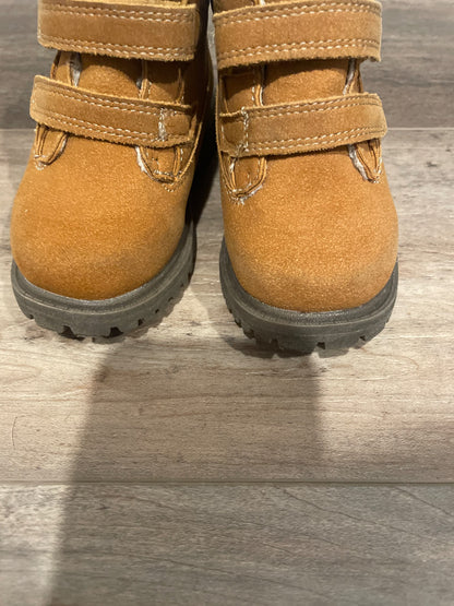 Toddler boys boots size 6, Shoes 6 (Walkers:12-24 mth)