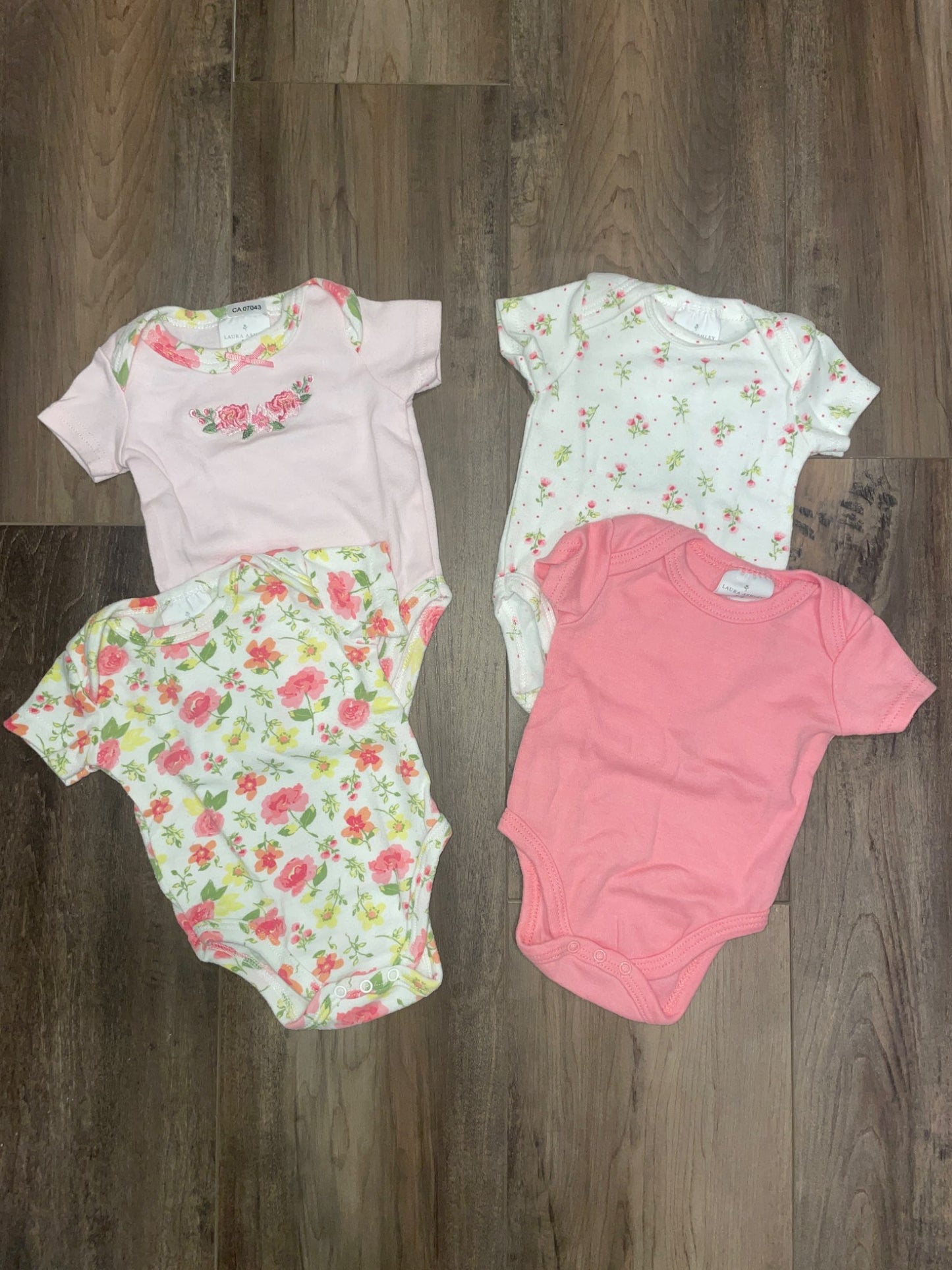 Onesies size 0-3months , Kids 3 Month (0-3M)