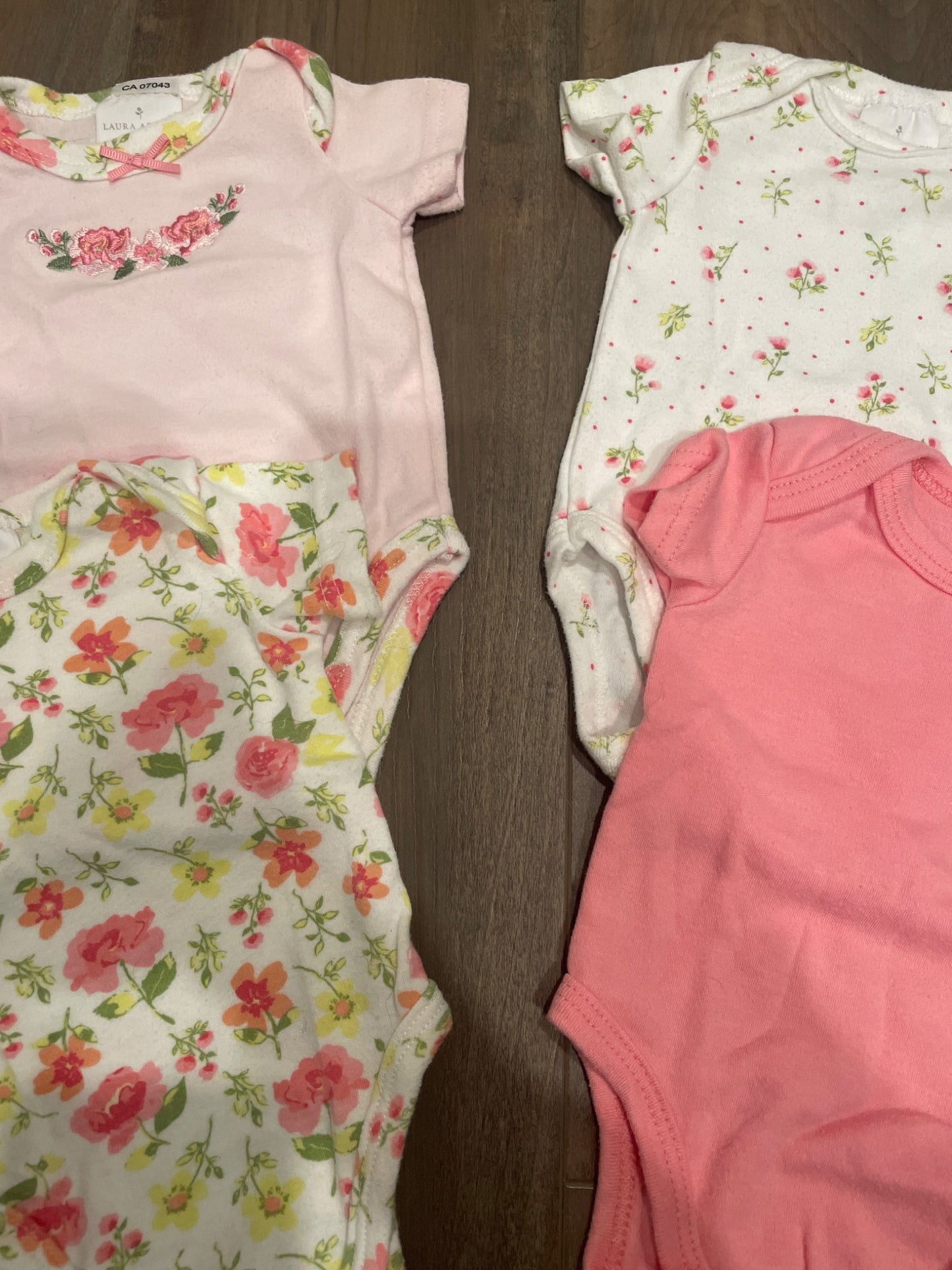 Onesies size 0-3months , Kids 3 Month (0-3M)