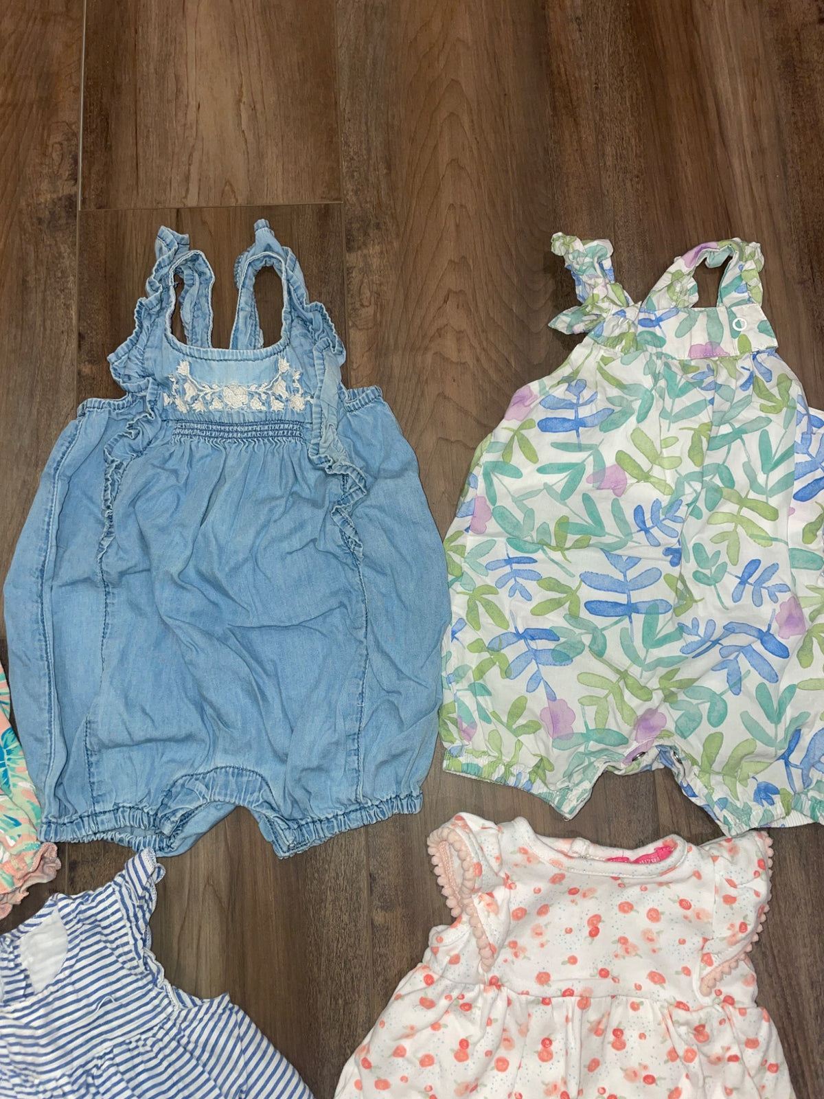 Rompers and dress bundle 3-6months, Kids 6 Month (3-6M)