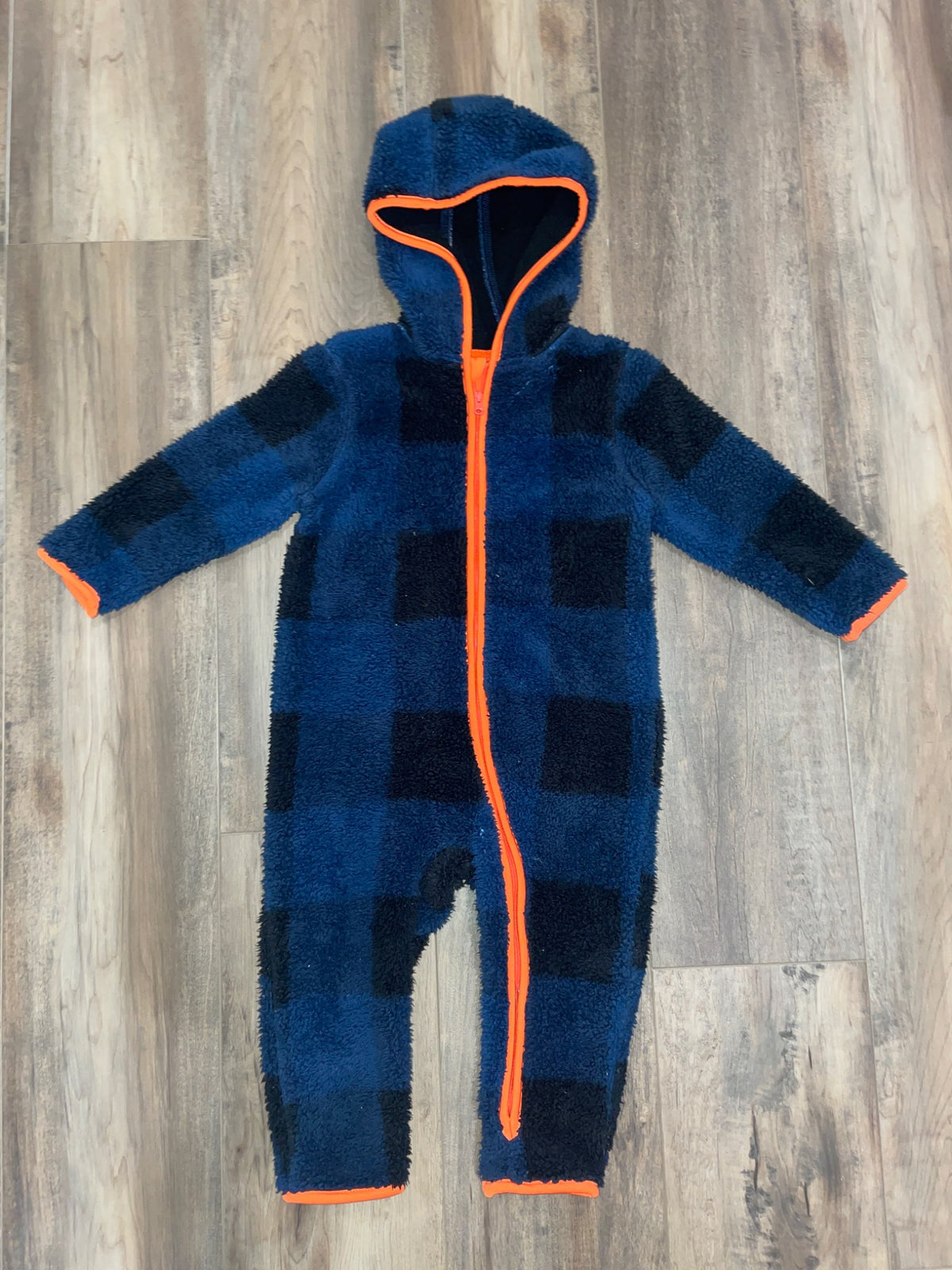 One piece fleece suit size 18-24months, Kids 24 Month (18-24M)