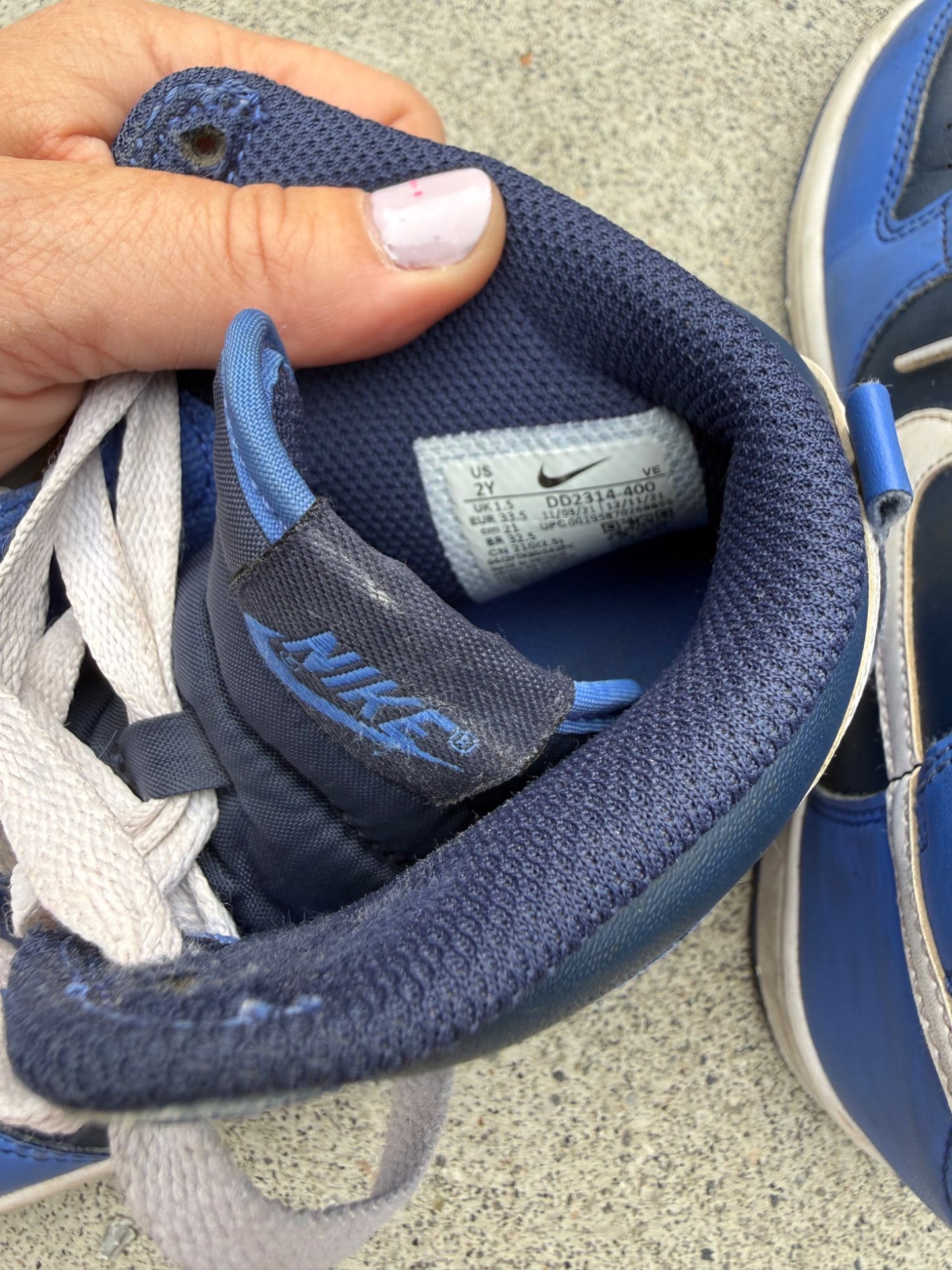 NIKE Dunk High Sneakers size 2 retails $100 VGUC, Shoes 2 (Kids:4-8yr)