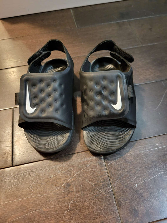 Nike sandles 7t, Shoes 7 (Walkers:12-24 mth)