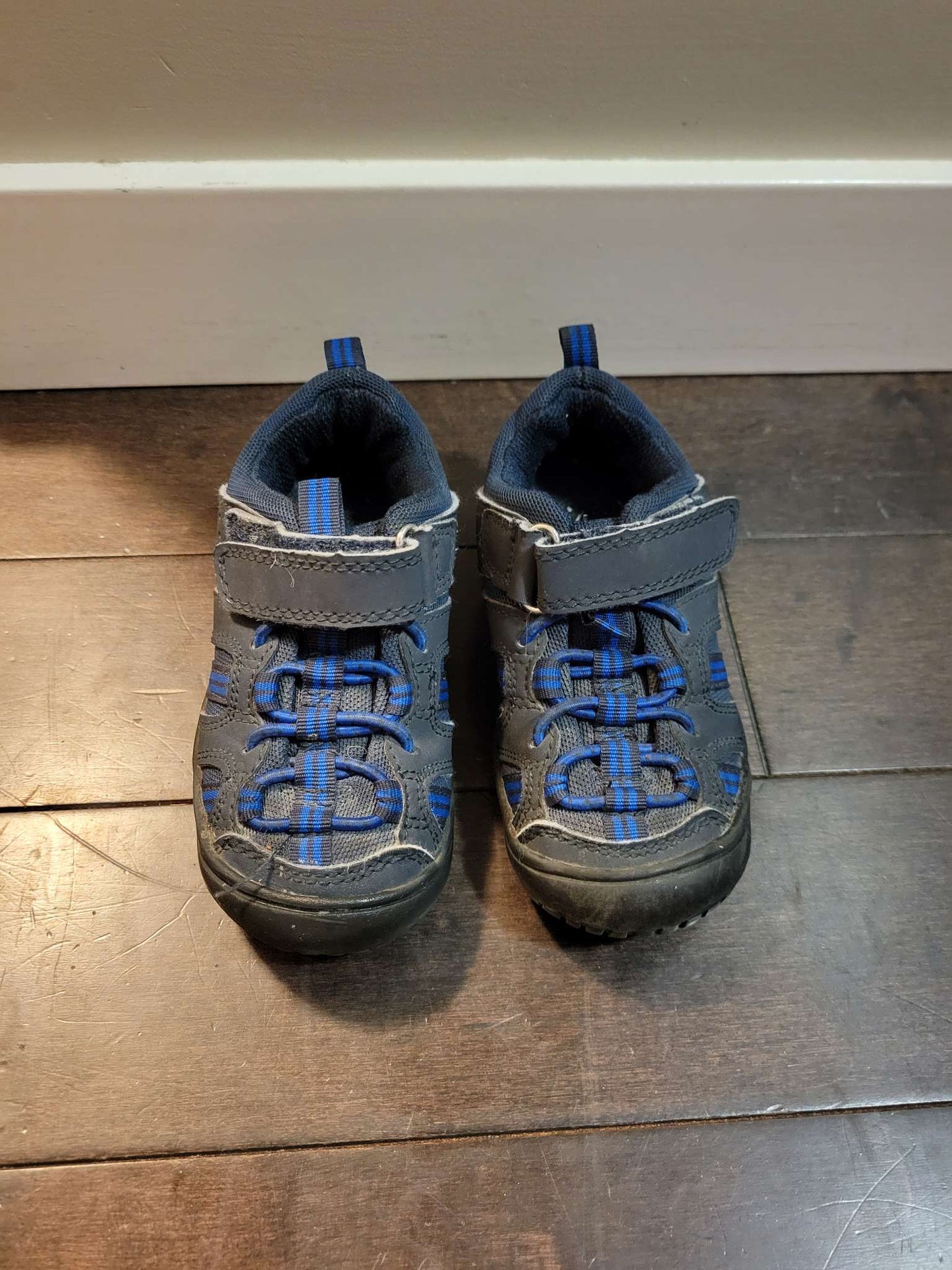 Boy Toddler shoes, size 7, Shoes 7 (Walkers:12-24 mth)