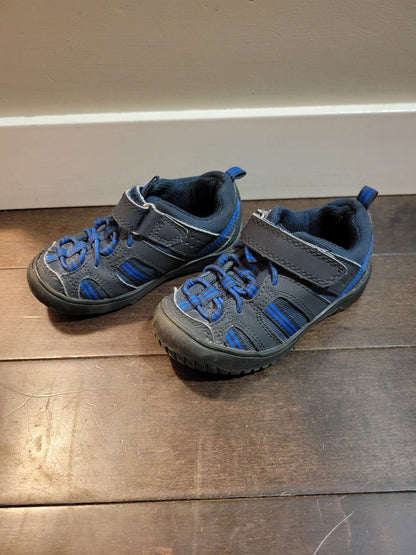 Boy Toddler shoes, size 7, Shoes 7 (Walkers:12-24 mth)